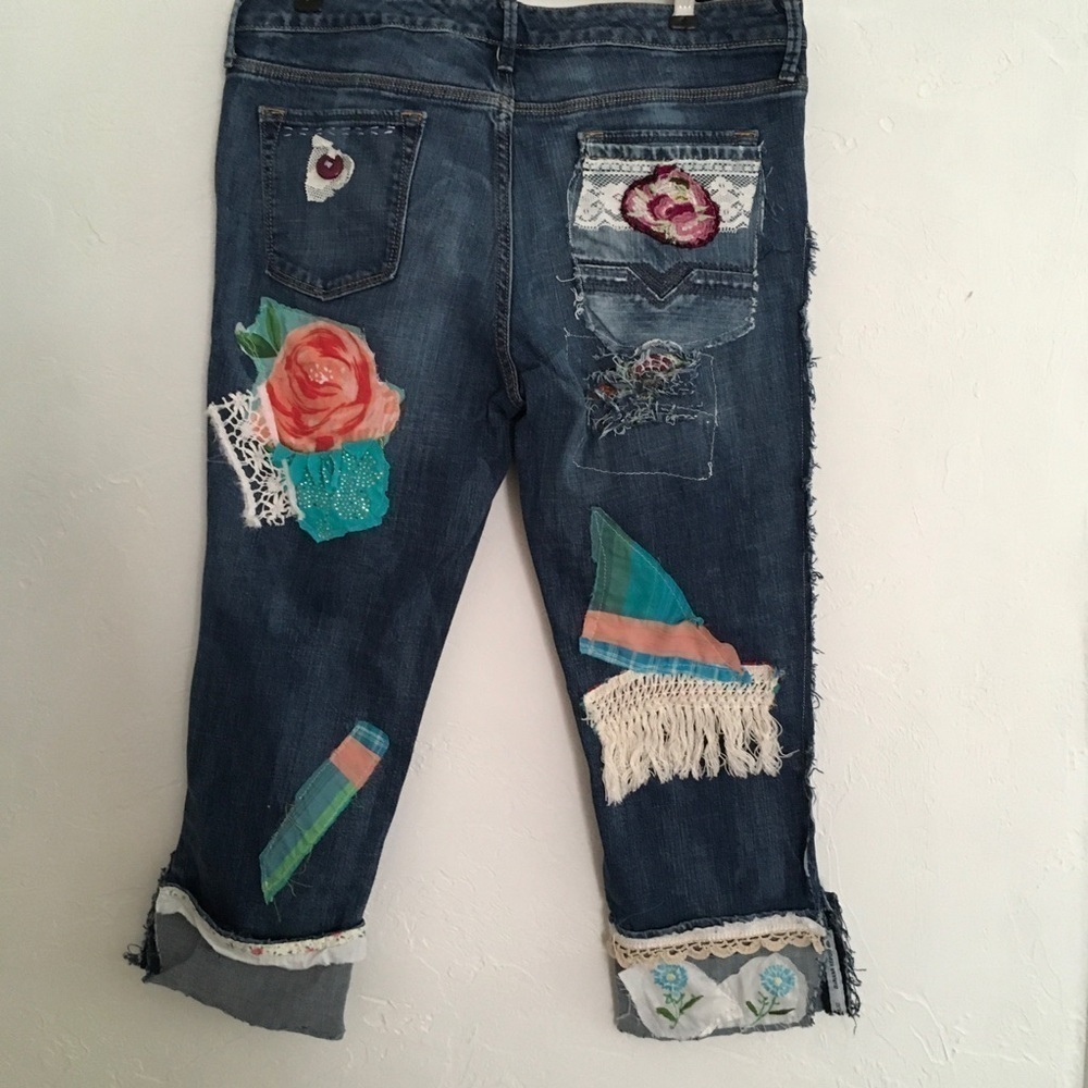 Denim Capri Cuffed Pants Size 10 - Picture 3 of 16